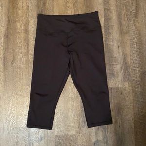 Zyia black light n tight high rise crop